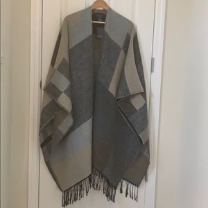 ANDREW MARK PONCHO ONE SIZE